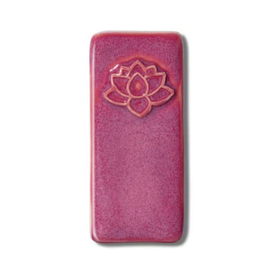 Raspberry Fizz mid-fire glaze sample tile from Speedball Art